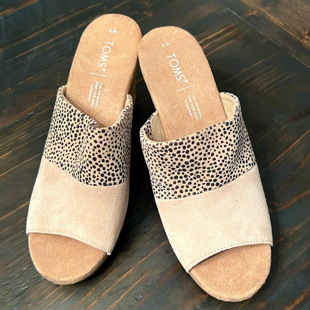 Tom’s women’s shoe size 8. New!